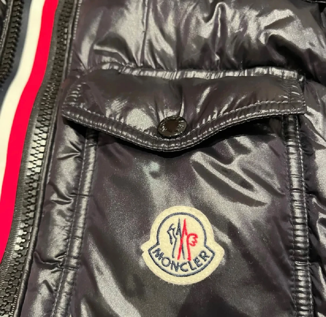Svart Moncler pufferjacka med huva - 2