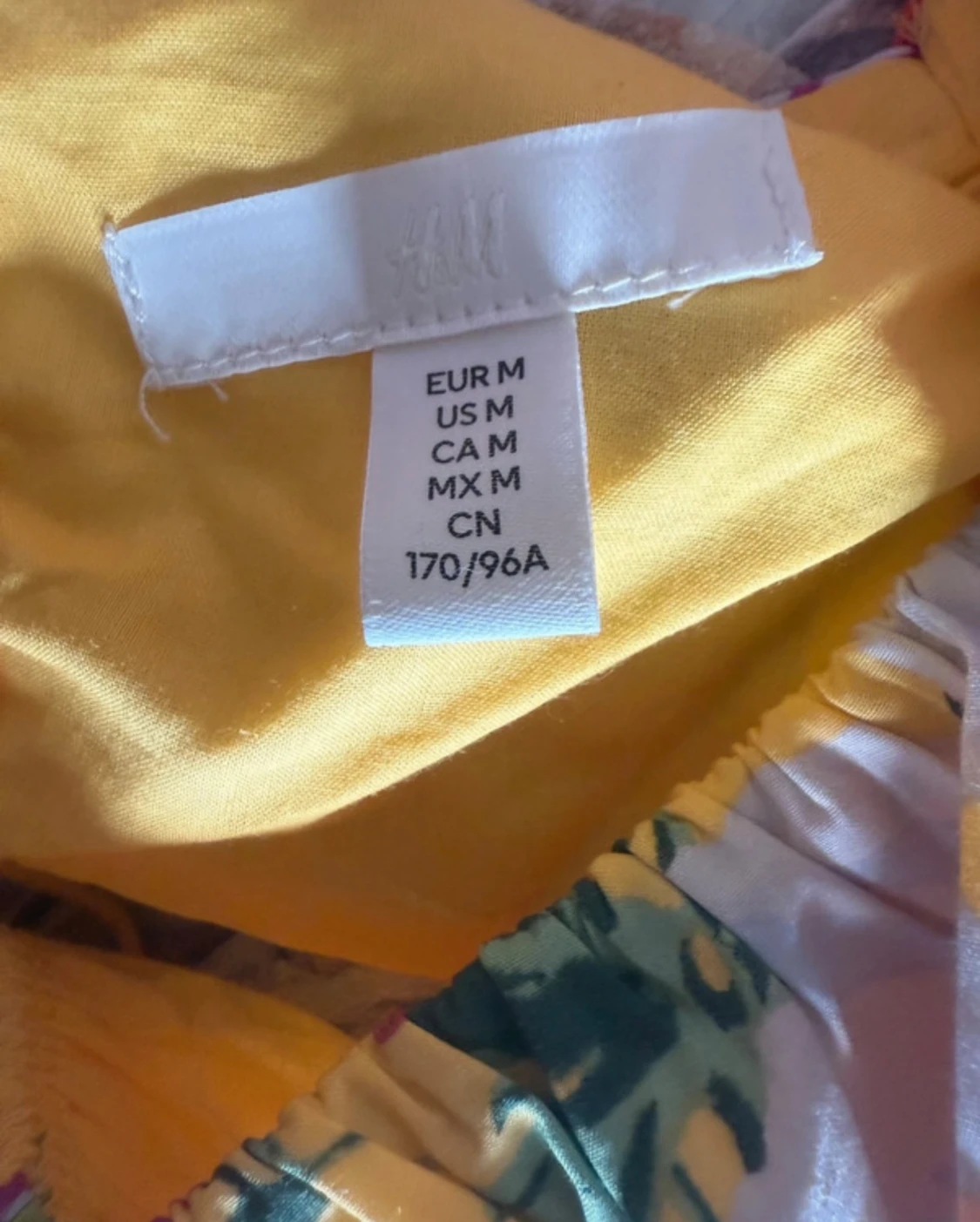 Blommig croppad topp från H&M - 2