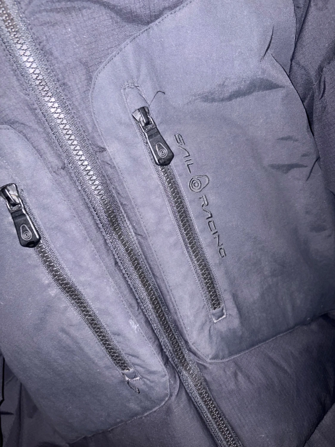 Svart Sail Racing dunjacka unisex - 1