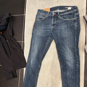 Dondup jeans George  - Dondup jeans storlek 33 passar 32 bra skick 