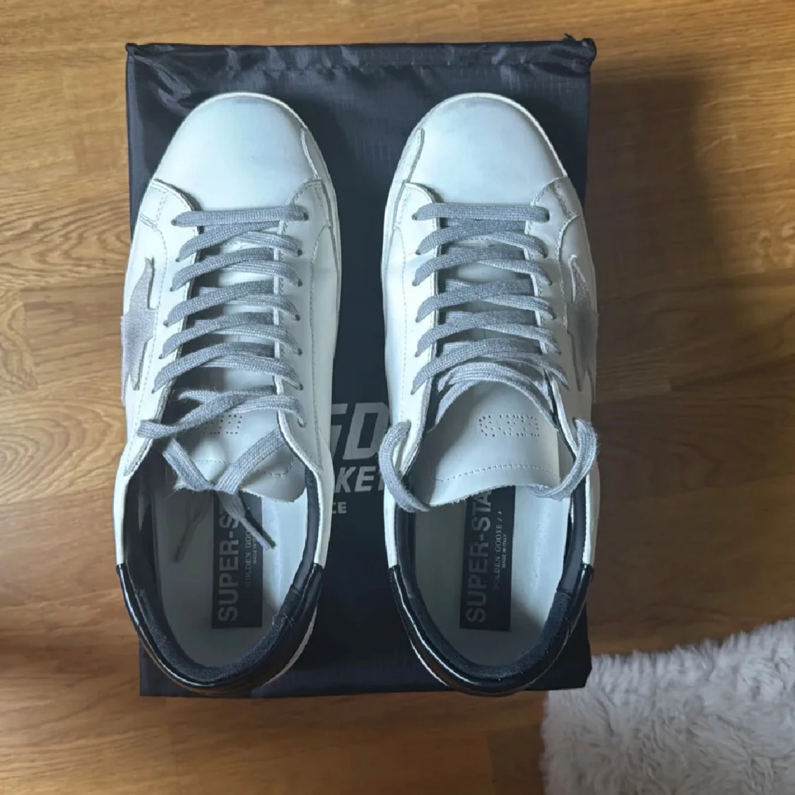 Golden Goose vita sneakers med stjärna - 2