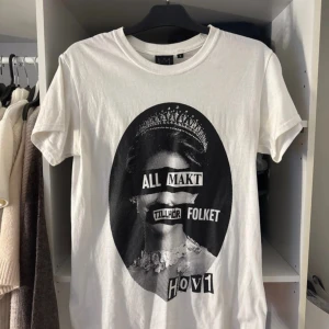 Hov1 merch  - Hov1 merch i storlek s men oversize använd en gång mycket bra skick