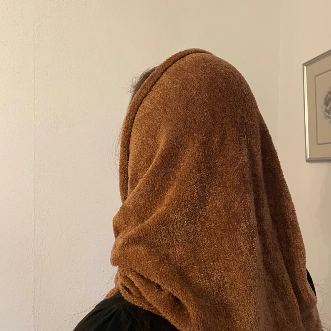 Brun mjuk halsduk i polyamid - 1