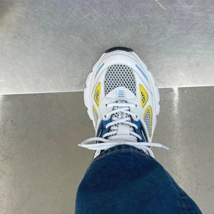 Axel Arigato Sphere sneakers  - Den äldre modellen av Sphere. Väldigt bra skick och använda i max ett halvår. Limited edition färg om jag minns rätt. Ny pris: 2800kr