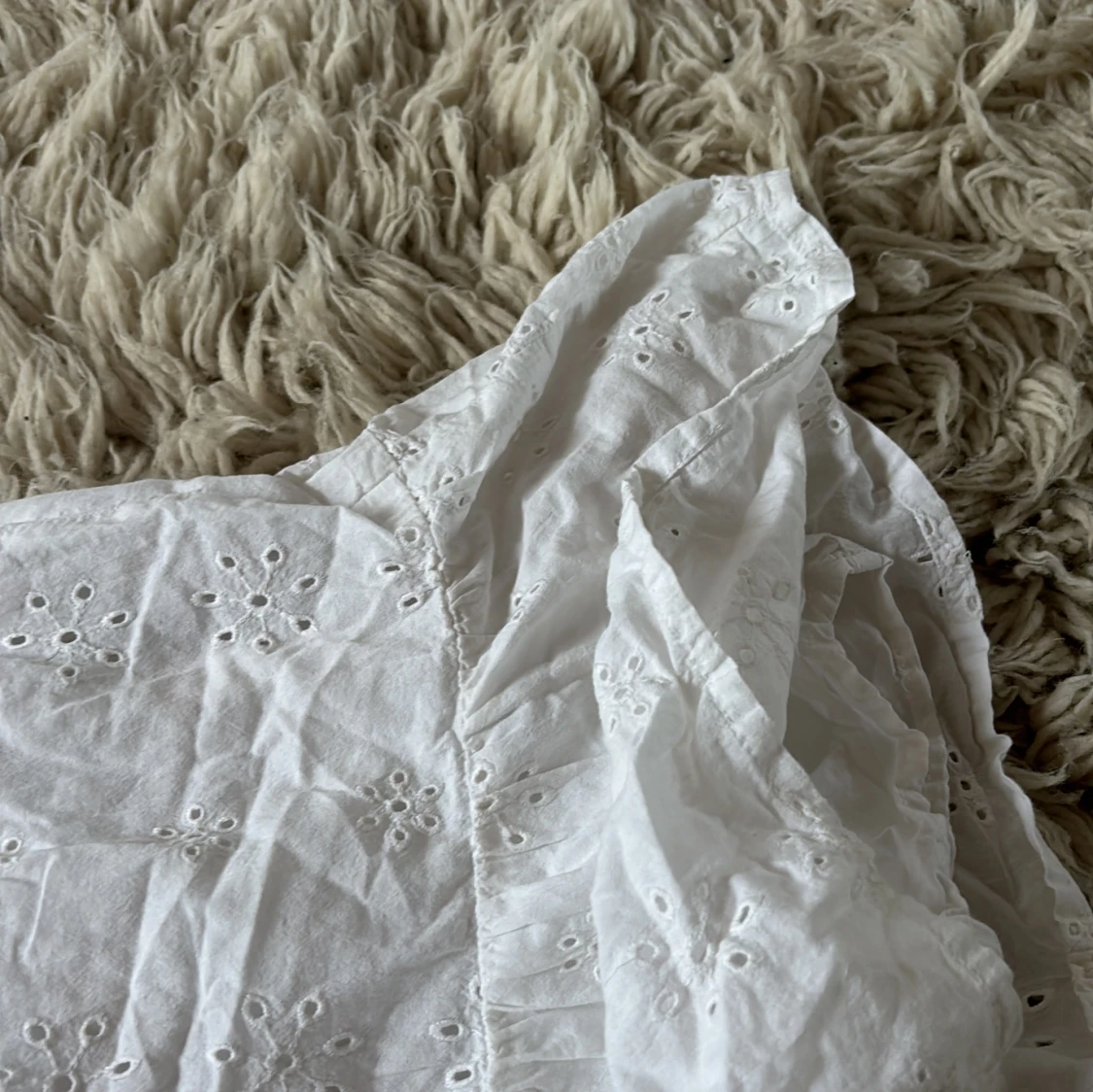 Vit broderad sommarklänning H&M - 4