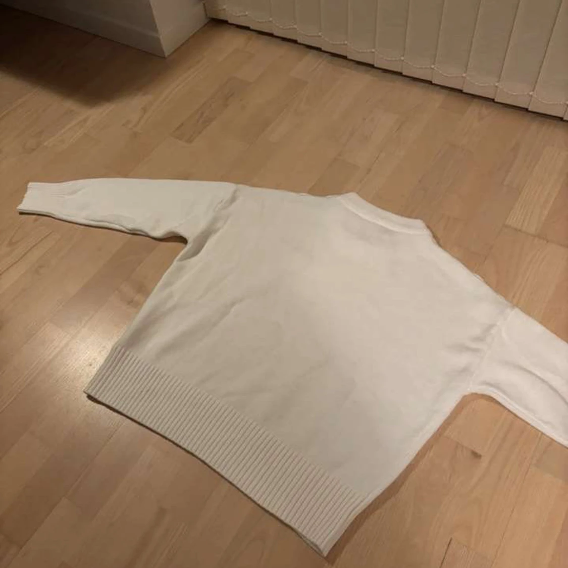 Vit stickad tröja från Ami Paris - 1