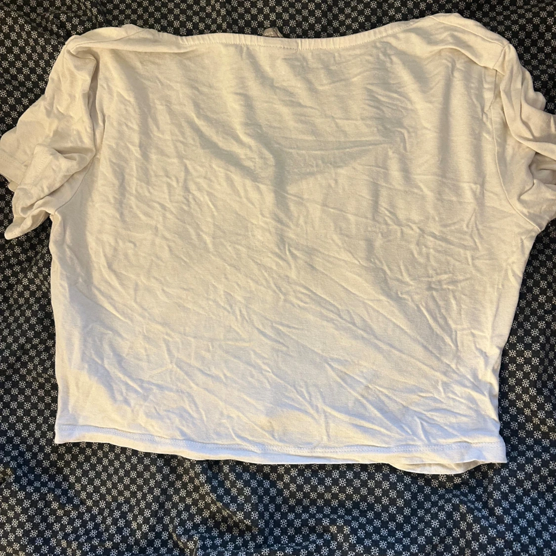 Vit croppad topp med snörning från ASOS - 2