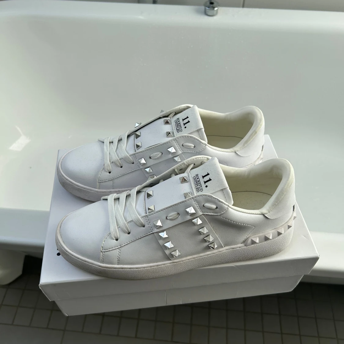 Valentino Open rockstud skor 