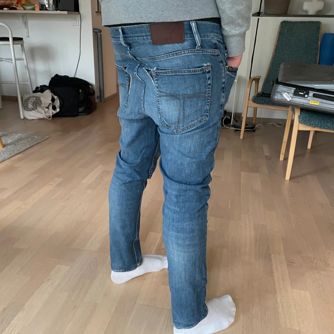 Blå slim fit jeans från tiger of sweden - 4