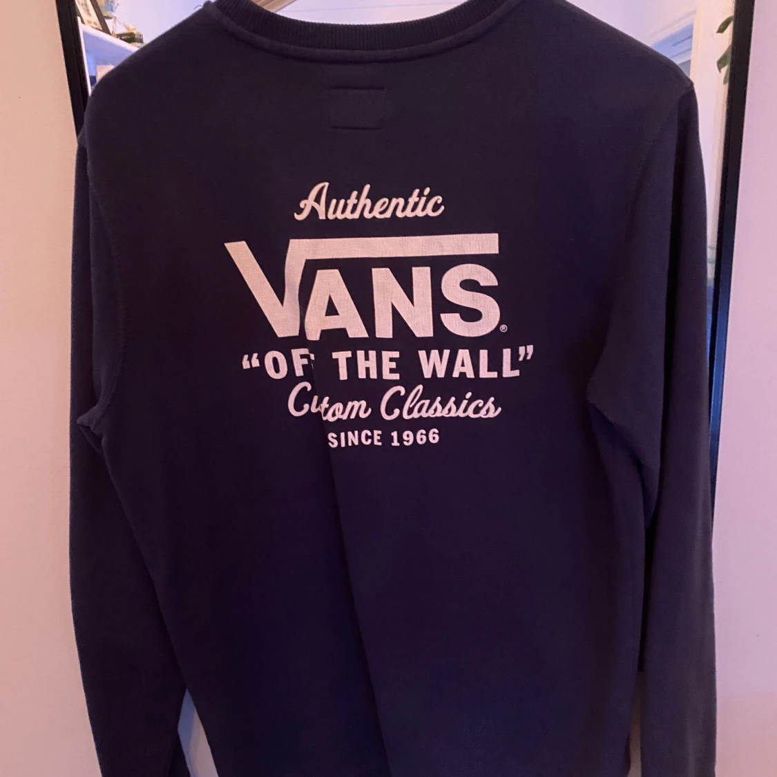 Mörkblå sweatshirt från Vans - 1
