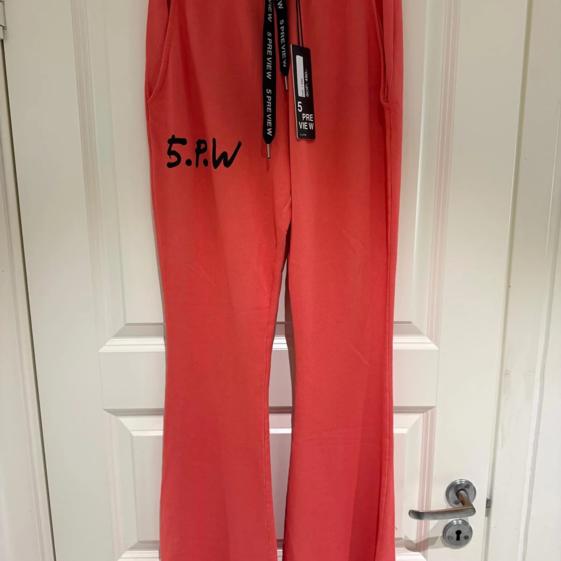 Korallrosa mjukisbyxor från 5 Preview