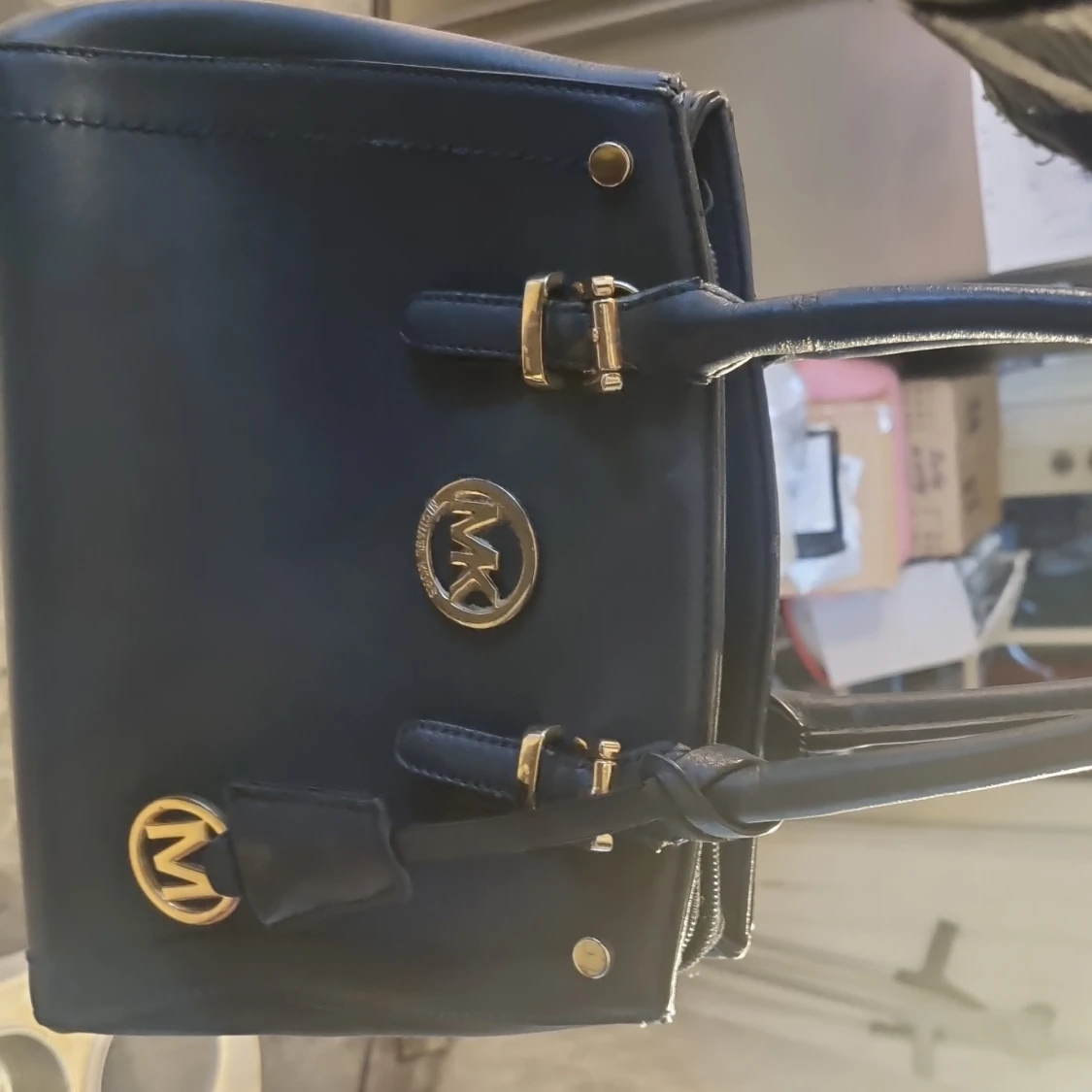 Svart handväska från Michael Kors - 4