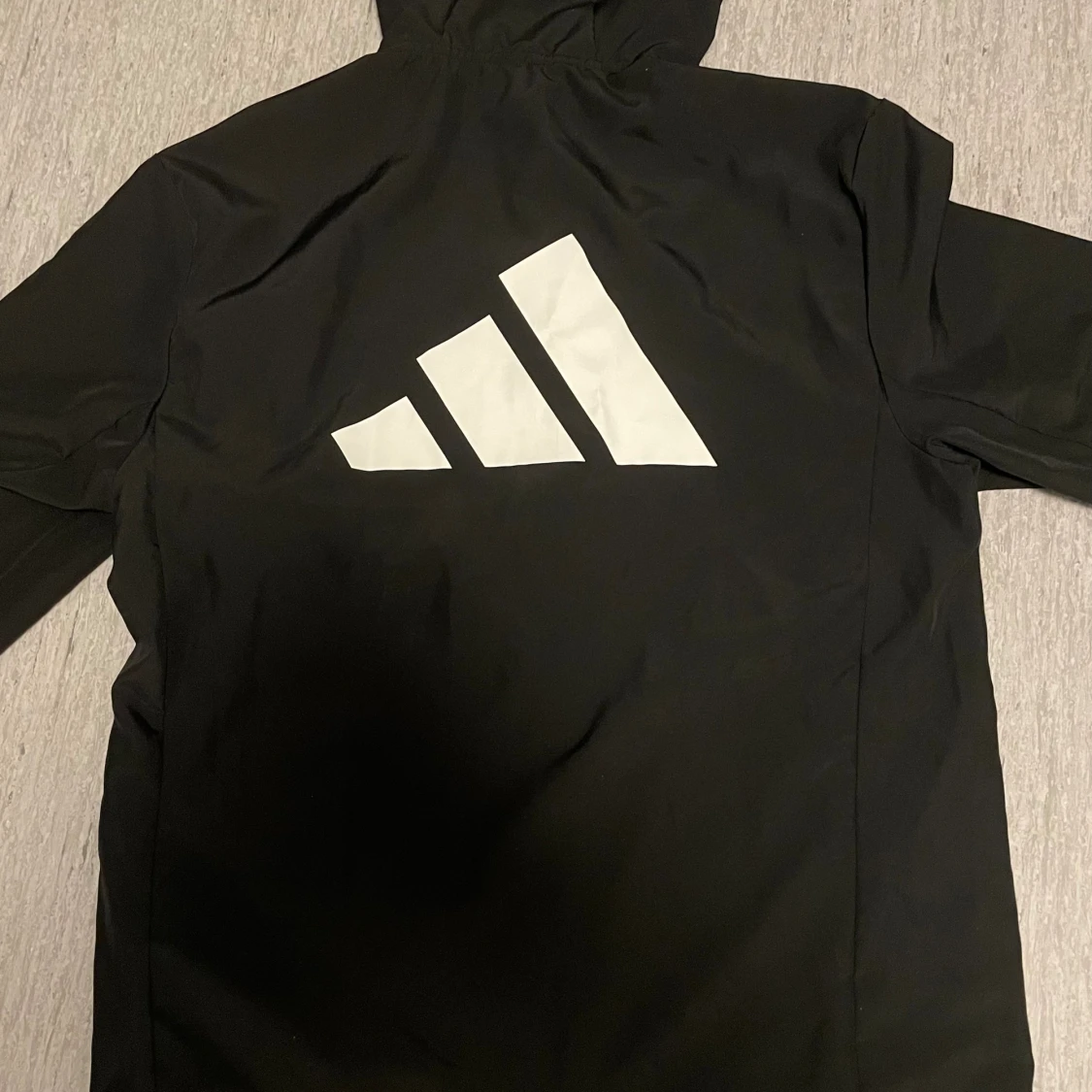 Svart vindjacka från Adidas - 3