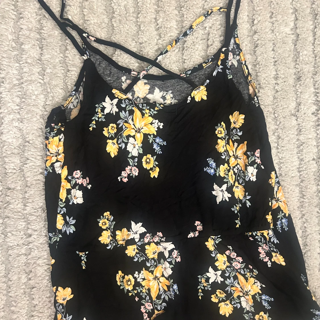 Svart blommig kortklänning H&M