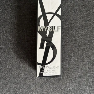 Oöppnad ysl myself parfym 100ml - Säljer denna oöppnade parfymen från ysl. Fick den i present och kom aldrig till någon användning. Flaskan är 100ml. Skriv vid frågor!