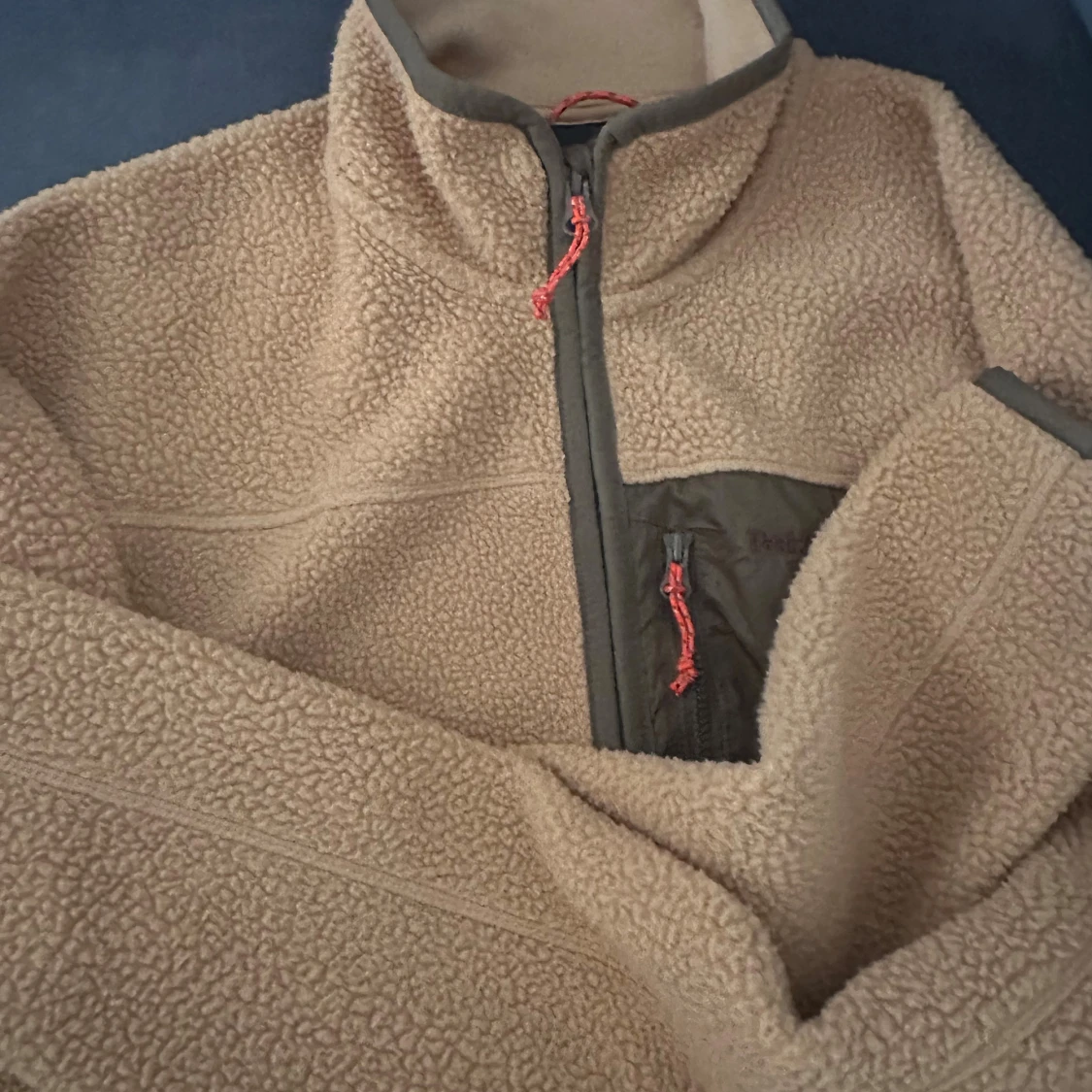 Beige teddyjacka Peak Performance S - 1