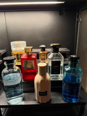 Parfymprover/parfym/splittar/samples - Hej! Splittar dessa fina dofter☺️ Storlekar: 2/3/5/10/30ml  Amouage Outlands  50kr/ml  Guerlain Vanille Planifolia  99kr/ml  Guerlain Herbes Troublantes  69kr / 99kr / 155kr / 299kr / 849kr  Baccarat Rouge 540 Extrait 80kr / 115kr / 185kr / 360kr / 1050kr  Louis Vuitton Afternoon Swim 69kr / 99kr / 155kr / 299kr / 849kr  Louis Vuitton Imagination 69kr / 99kr / 155kr / 299kr / 849kr  Angel Share 69kr / 99kr / 155kr / 299kr / 849kr  Porto tillkommer📬  Ha en bra dag☺️  