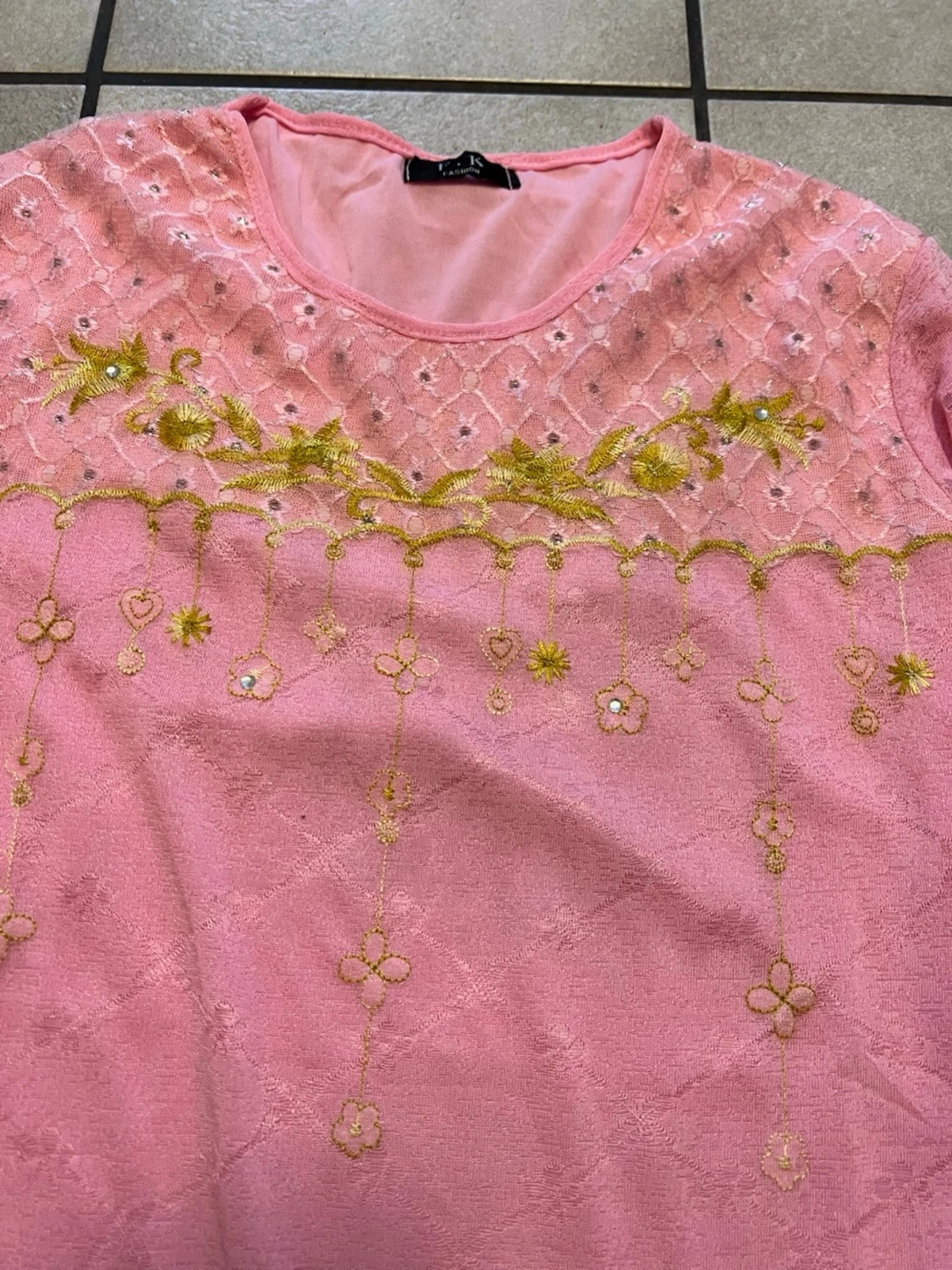 Rosa blus med broderi från F.K Fashion storlek M/L - 1