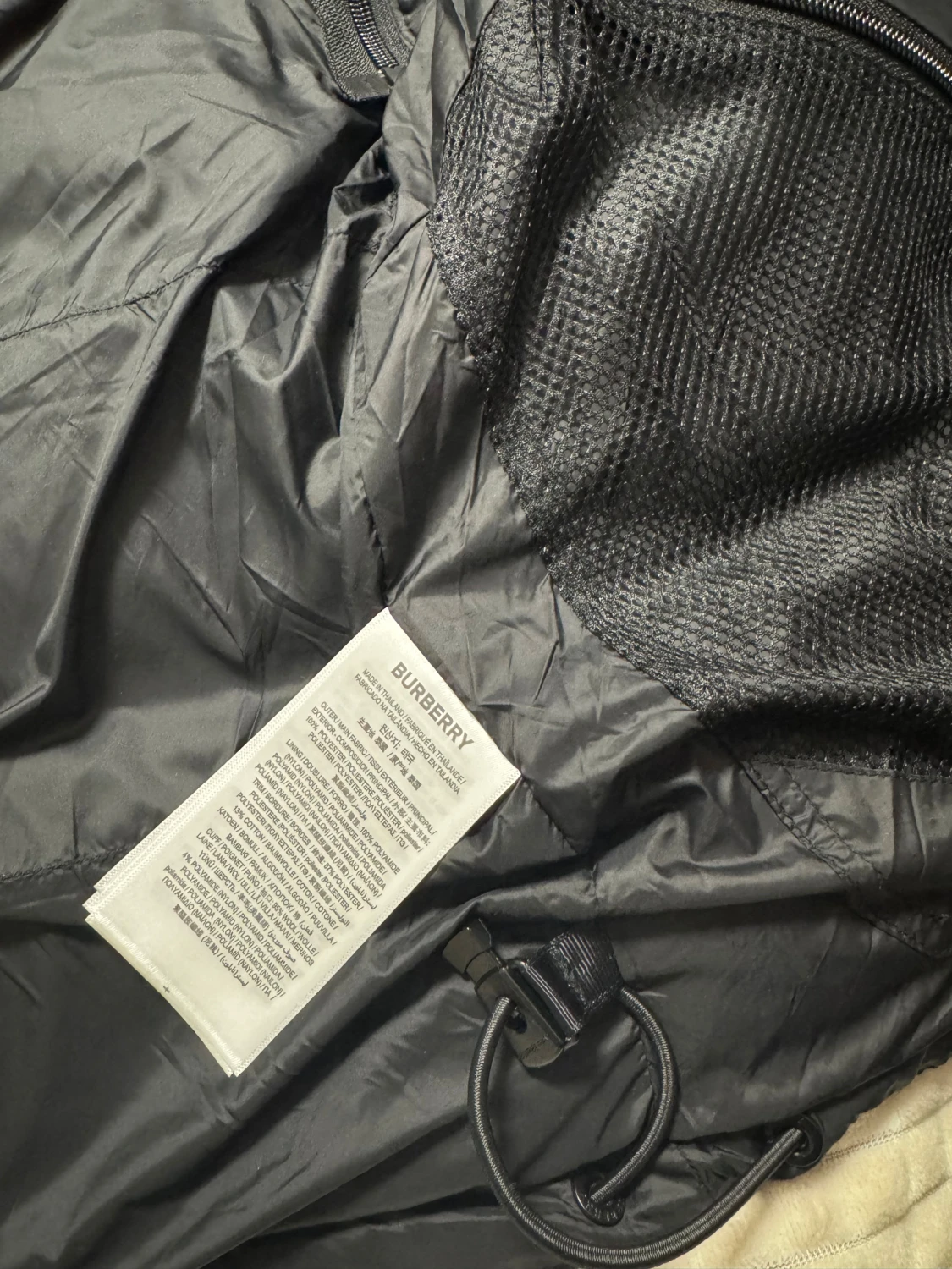 Svart pufferjacka från Burberry - 4