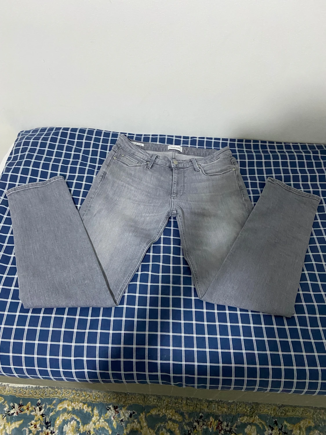 Grå jeans från Jack & Jones Regular Clark