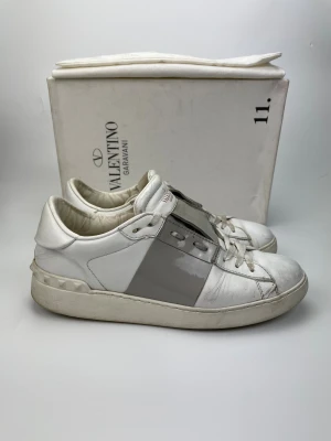 Valentino skor - BLACK FRIDAY REA!! Valentino skor. Hör av dig vid frågor