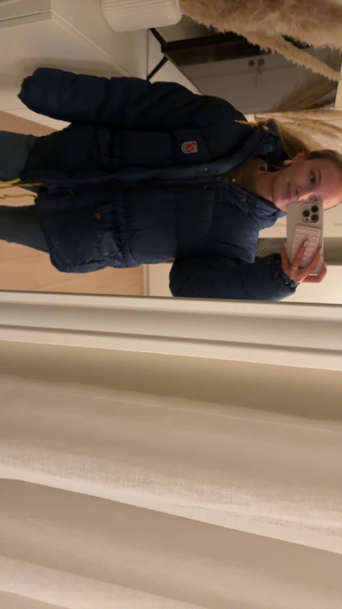 Blå dunjacka från Fjällräven med huva - 1