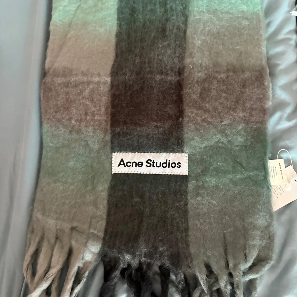 Rutig halsduk från Acne Studios - 2