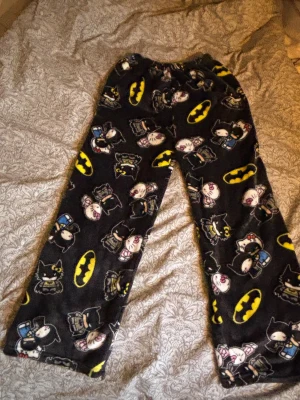 Batman x Hello Kitty mjukisbyxor - Storlek XL 