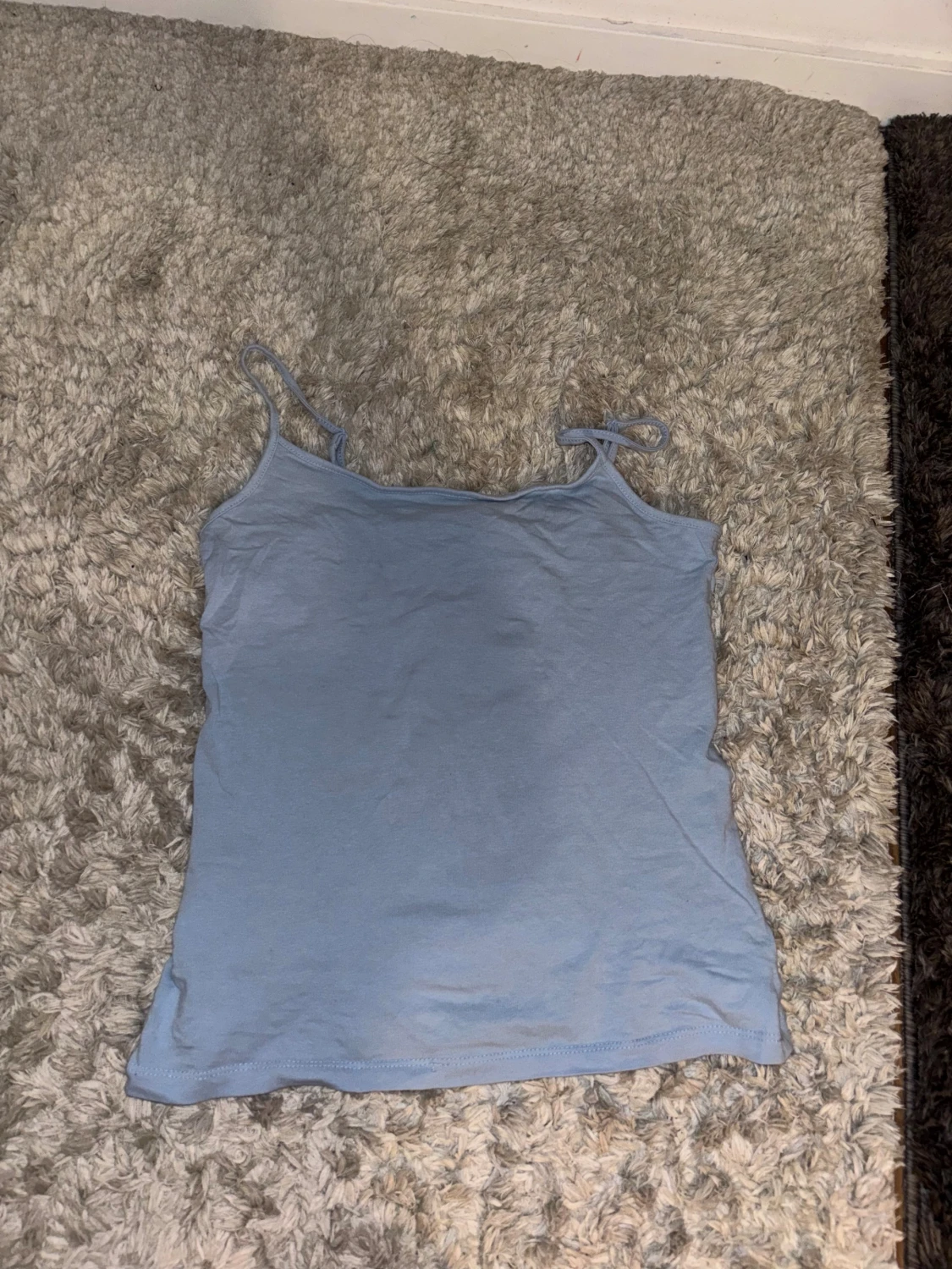 Bått linne med tunna band