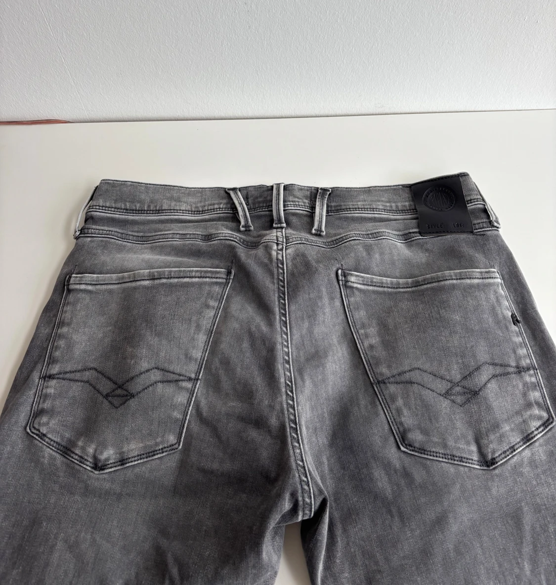 Replay Anbass grå jeans, storlek 32 - 2