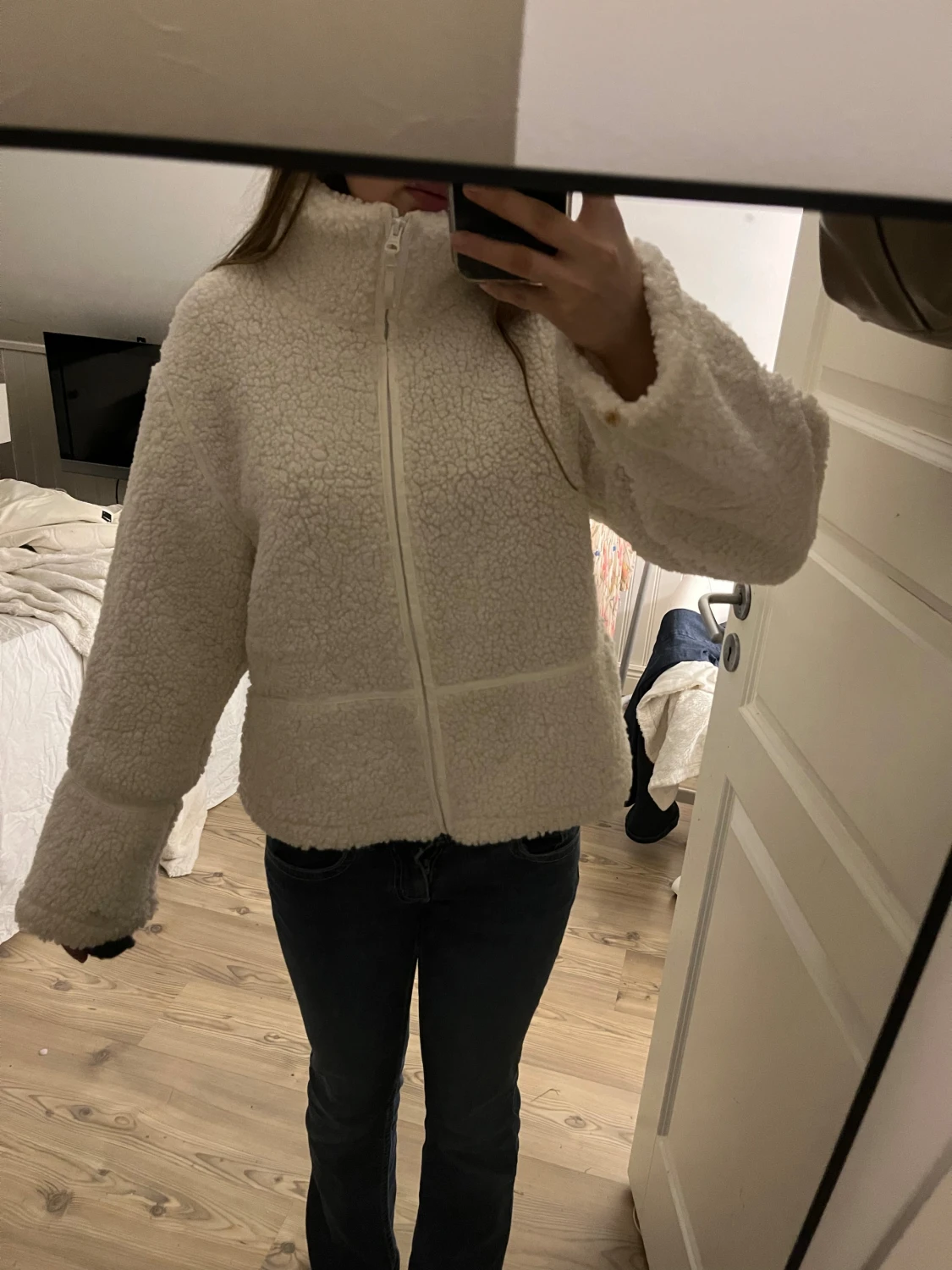 Vit teddyjacka med dragkedja