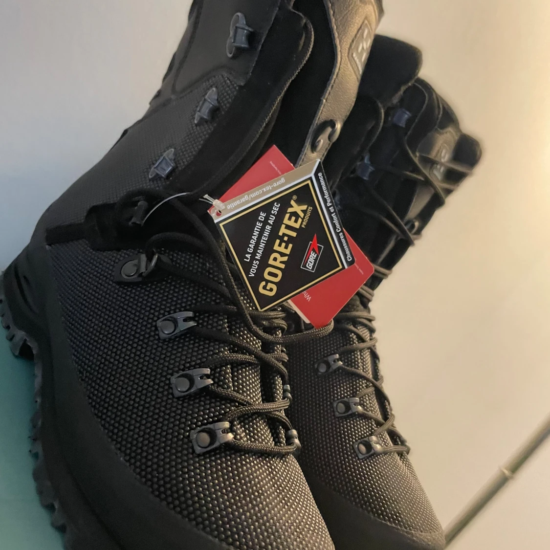 Svarta Haglöfs Gore-Tex kängor strl 42