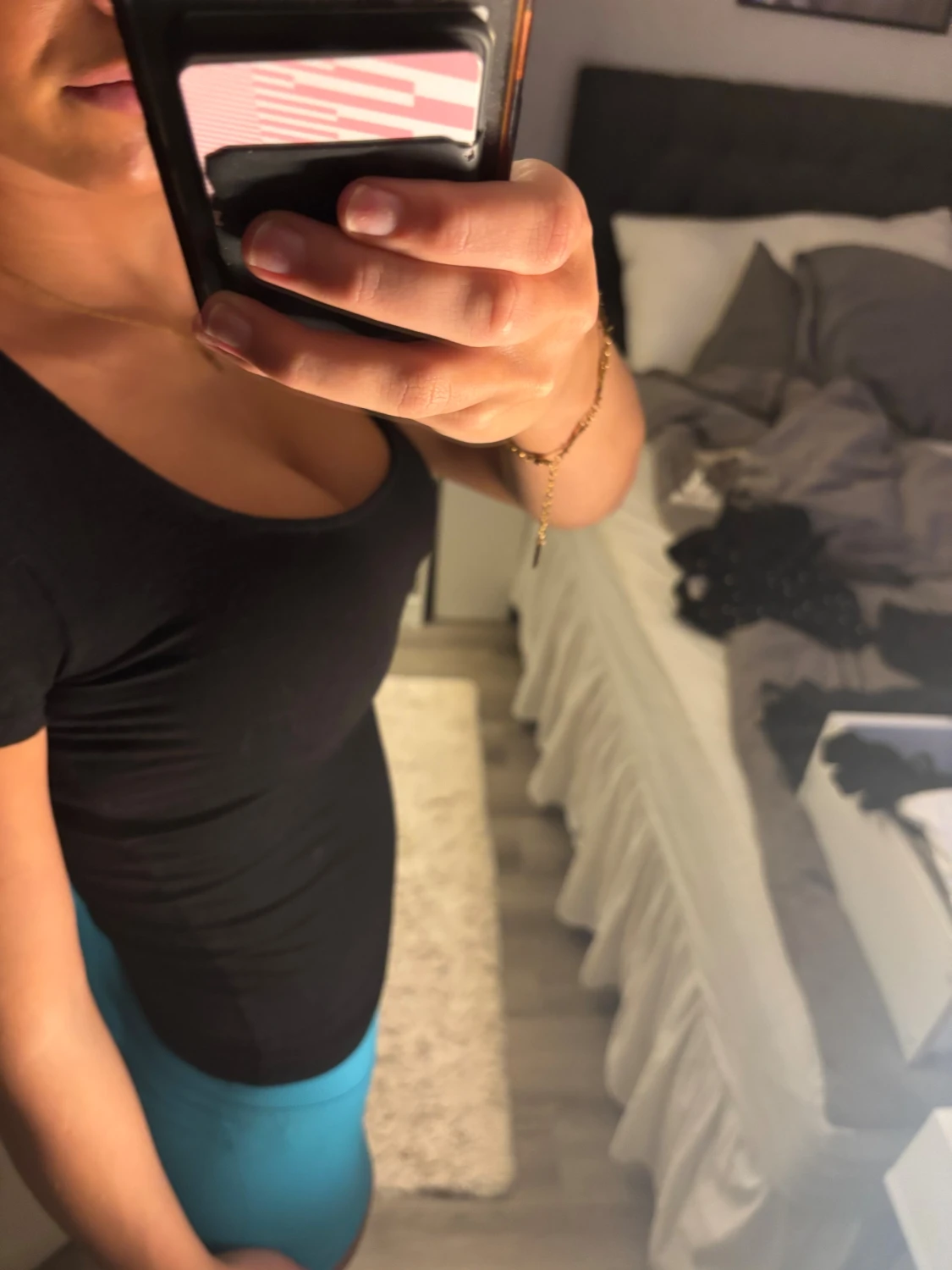 Svart tight topp med rund hals - 2