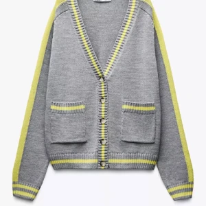 Grå kofta med gula ränder - Säljer denna  jättefina grå kofta med gula rönder ifrån Zara! Den är i jättebra skick.