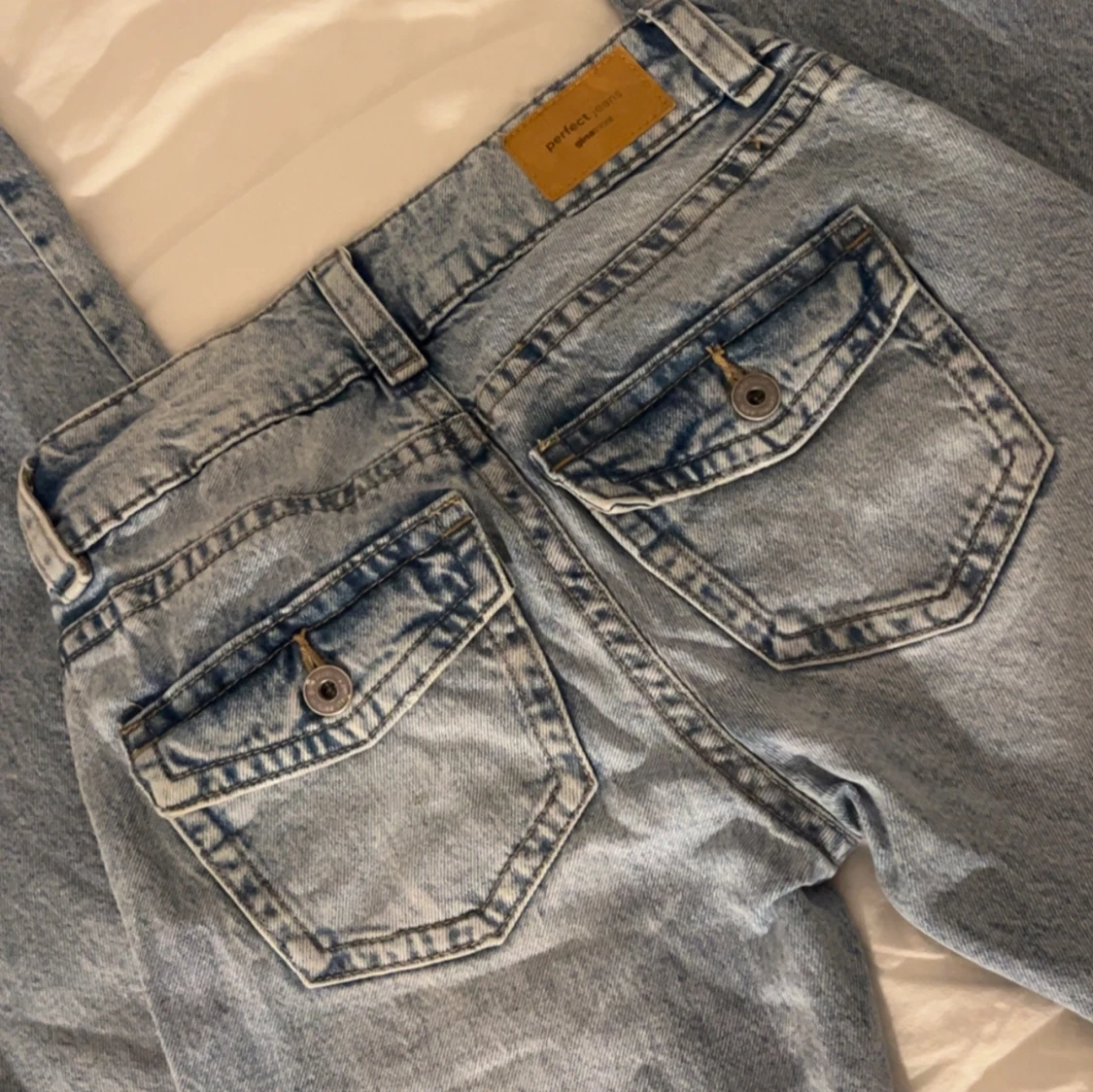 Ljusblåa jeans Ginatricot  - 1