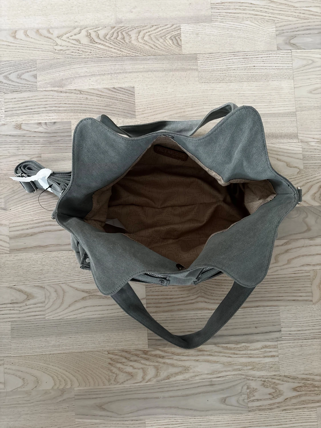 Grå axelväska True Religion🩶 - 4