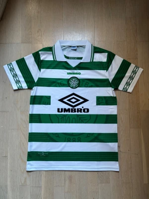Celtic Glasgow 1998/2000 Jersey - Celtic Glasgow 1998/1999/2000 Home jersey Umbro Size S (works like an M)