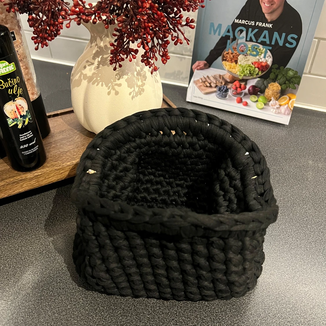 Svart handgjord stickad handväska - 1