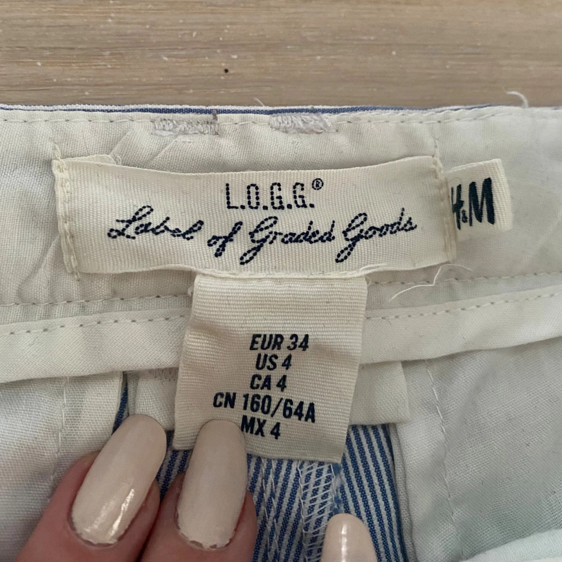 Lågmidjade randiga blå shorts från H&M L.O.G.G. - 1