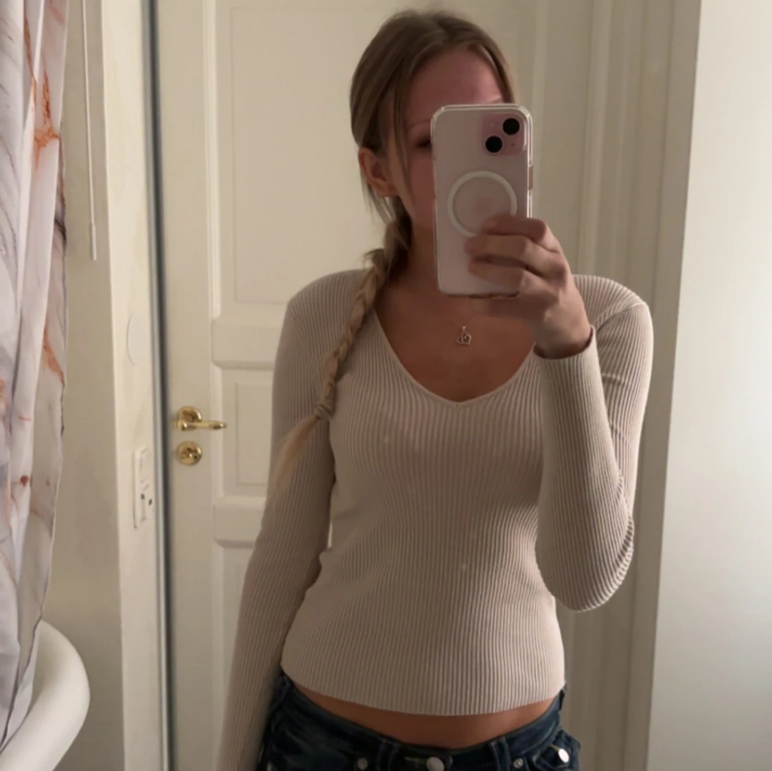 Beige ribbad långärmad topp