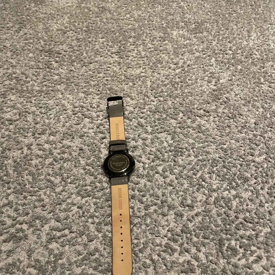 Manjáro svart klocka med skinnband - 3