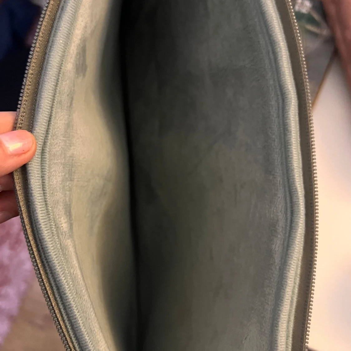 Brun datorväska i krokopräglat skinn - 2