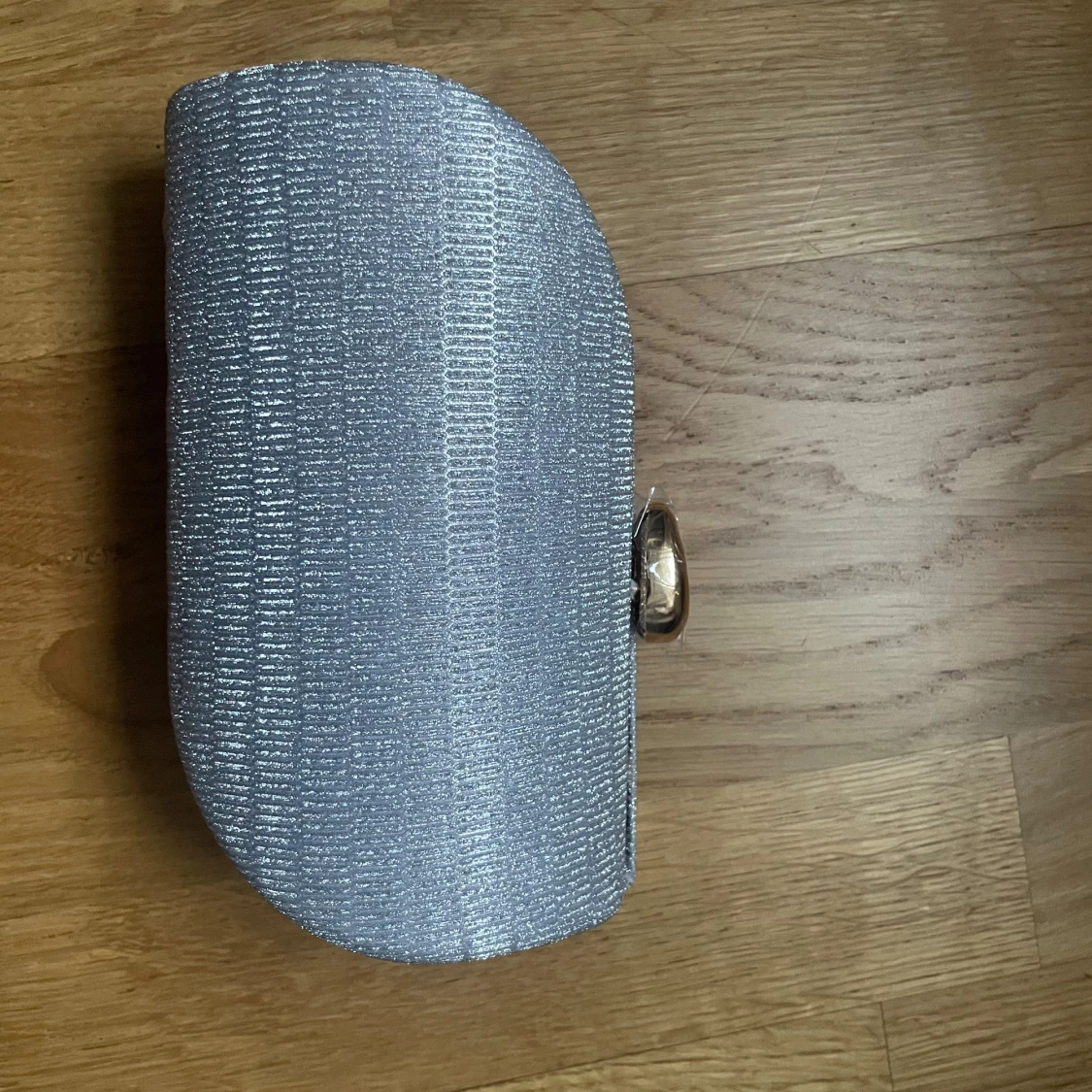 Silver glittrig kuvertväska med kedja