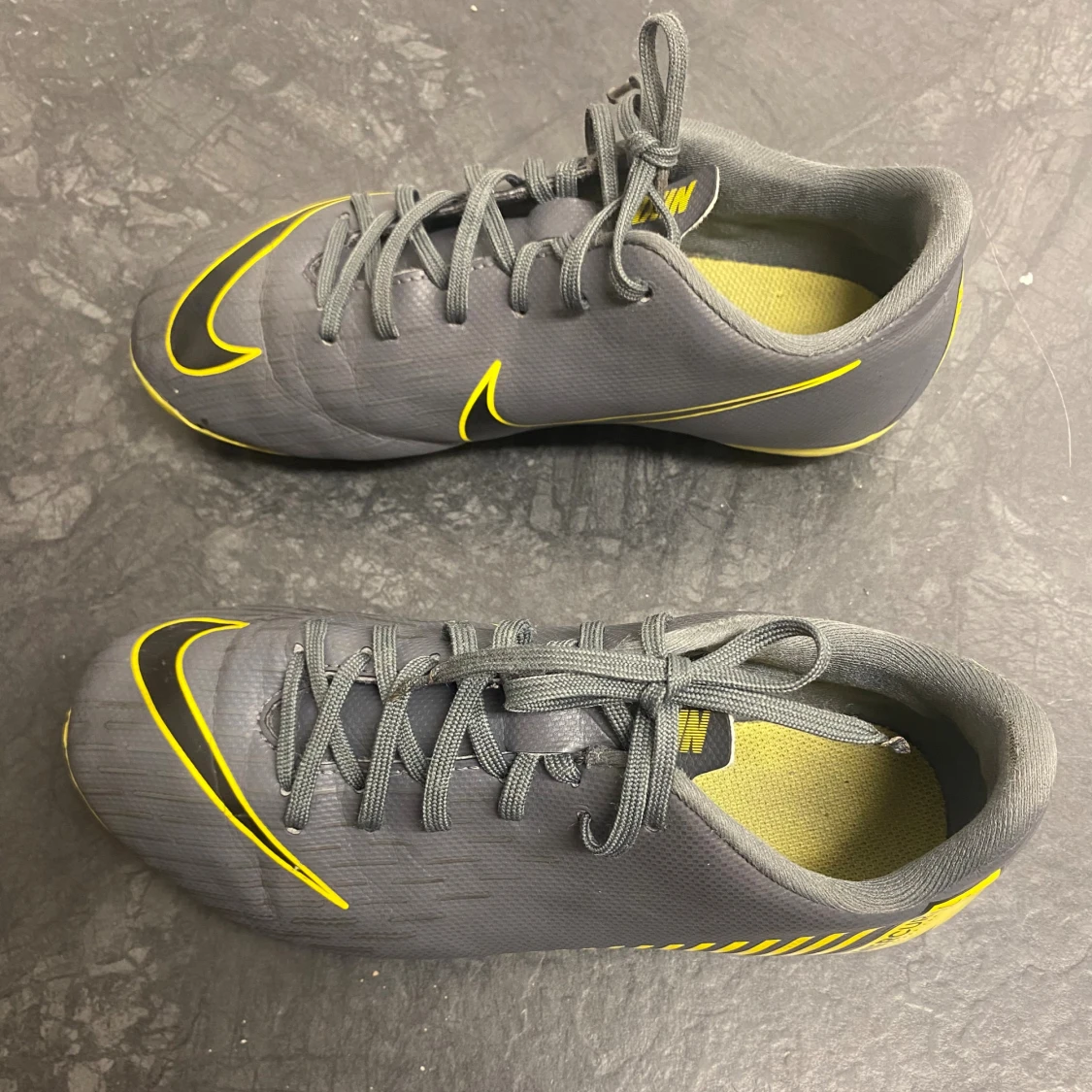 Nike Mercurial Vapor fotbollskor - Size 35,5 Eu - 2