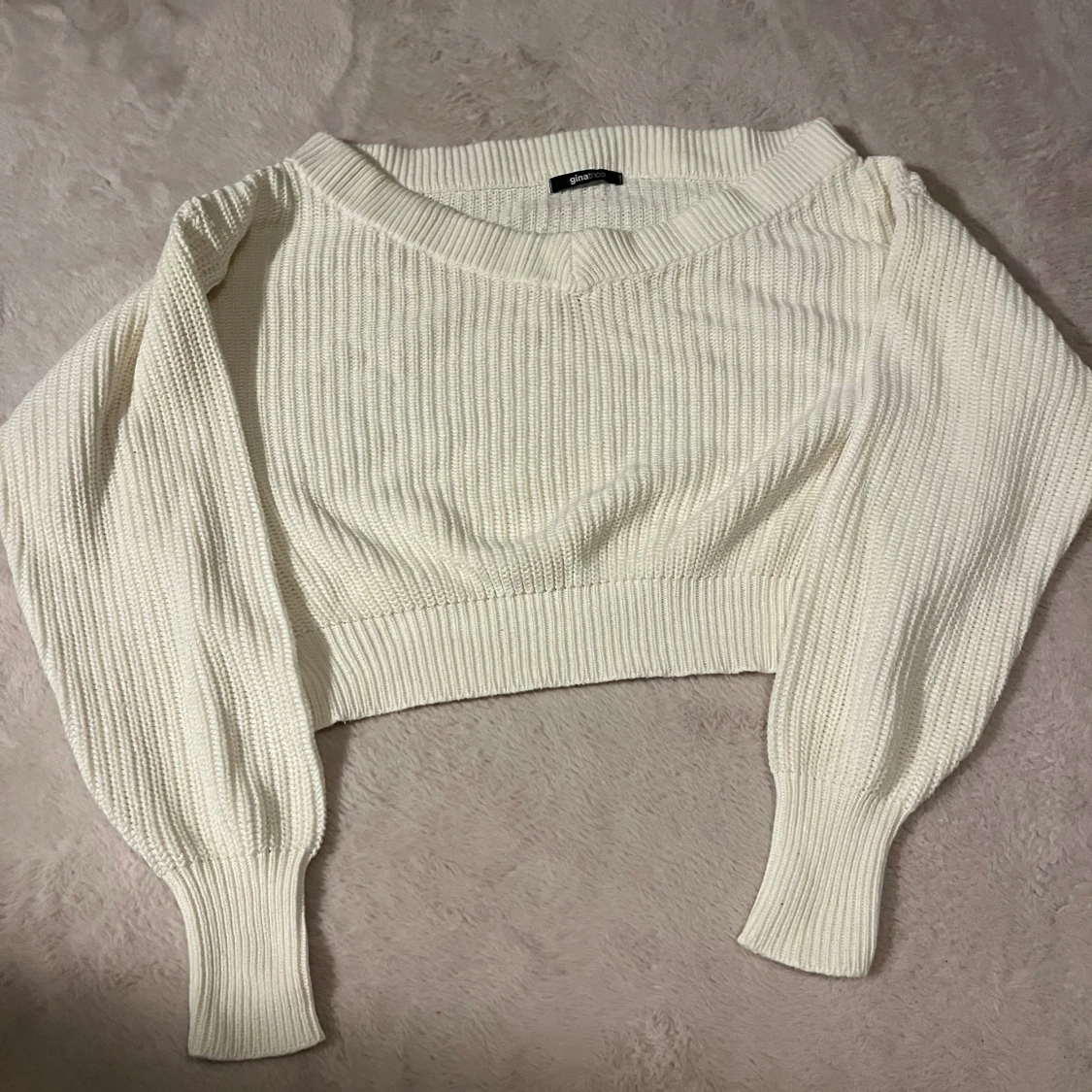 Vit croppad stickad tröja Gina Tricot