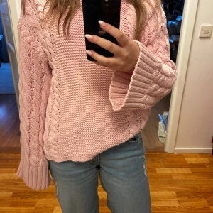 Stickad gina tröja - Så fin till både sommar och vinter💕köpt på vinted men aldrig använt den själv