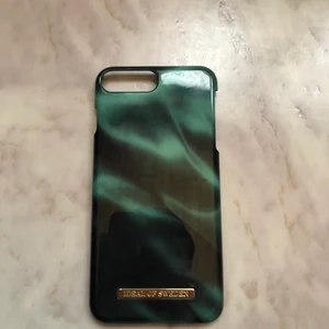 Skal - Ideal of sweden skal i ny skick användt Max 1 gång iPhone 7/8 plus ( pris kan diskuteras)
