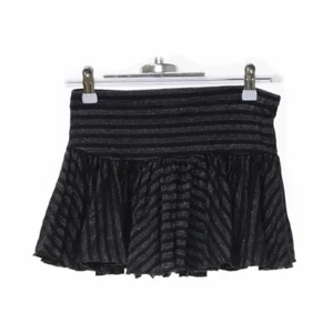 Kjol - Säljer denna next kjol som är så söt❤️ passar på mig som är 155 ungefär 