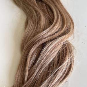 Clips hår 40 cm färg 7 delar äkta hår går att färga 