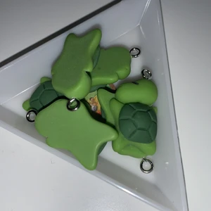 Sköldpadds berlocker  - 6 styckna  för 10kr annars 1,50kr styck 